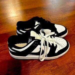 Nike low dunk pandas women’s size 7.5